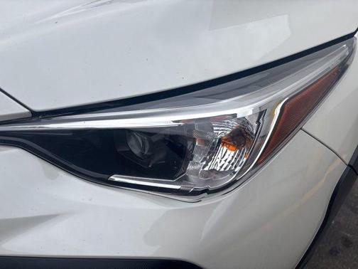 Crystal White Pearl 2024 Subaru Crosstrek Premium