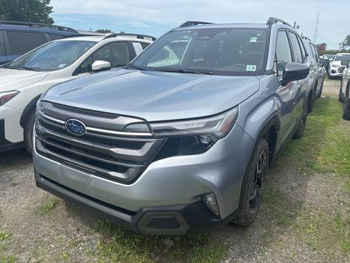 Ice Silver Metallic 2025 Subaru Forester Limited