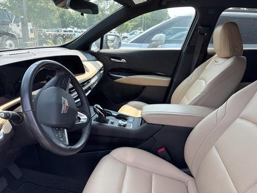 2024 Cadillac XT4 Luxury