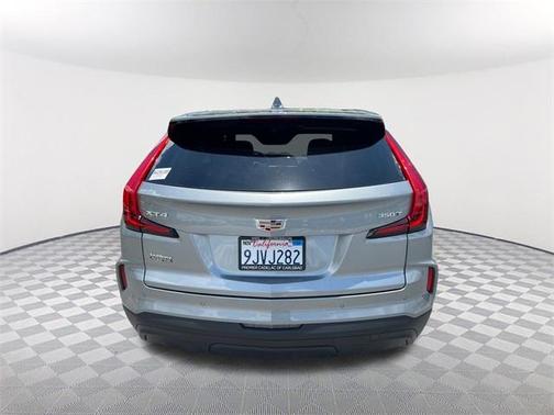 2024 Cadillac XT4 Luxury