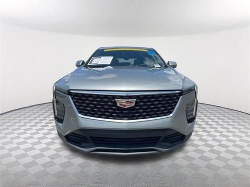 2024 Cadillac XT4 Luxury