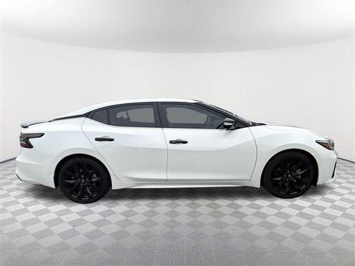 2023 Nissan Maxima SR