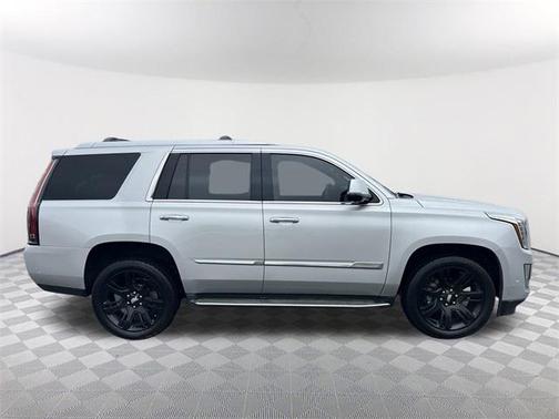 2017 Cadillac Escalade Luxury