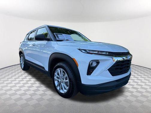 Summit White 2024 Chevrolet Trailblazer LS