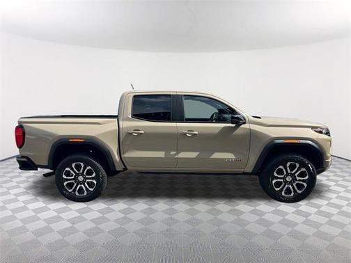 2024 GMC Canyon AT4
