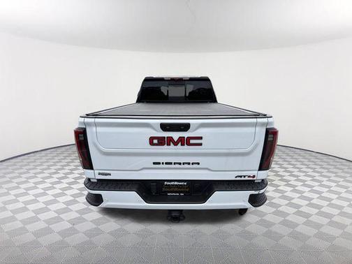 Summit White 2024 GMC Sierra 2500 AT4