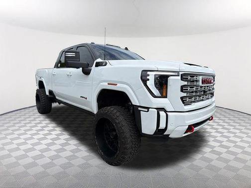 Summit White 2024 GMC Sierra 2500 AT4
