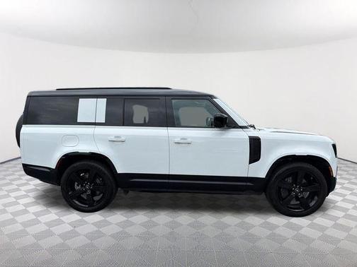 Fuji White 2025 Land Rover Defender P400 X-Dynamic SE