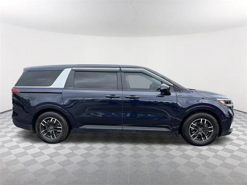 2023 Kia Carnival LX Seat Package