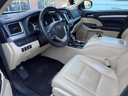 2017 Toyota Highlander 