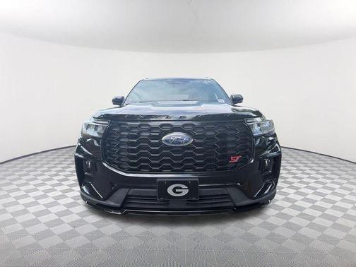 Black Metallic 2025 Ford Explorer ST