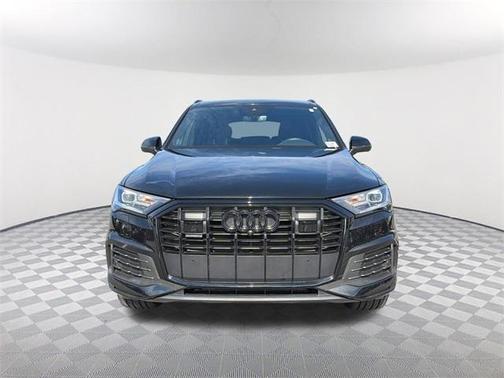 2022 Audi Q7 45 Premium Plus