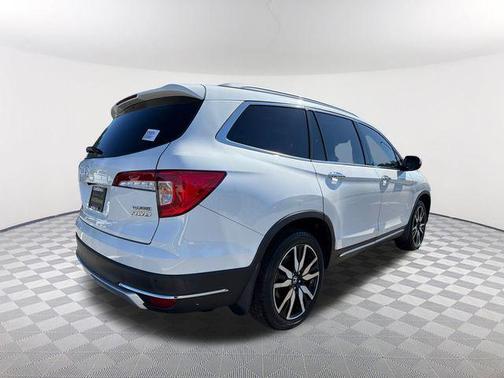2021 Honda Pilot Touring 8-Passenger