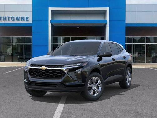 Mosaic Black Metallic 2026 Chevrolet Trax LS