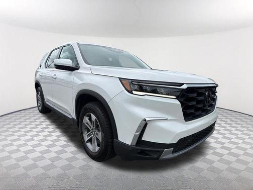 Platinum White 2025 Honda Pilot EX-L