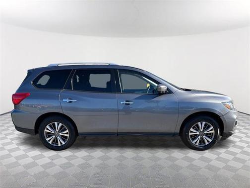 2019 Nissan Pathfinder SL
