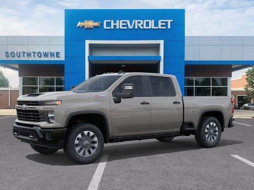 White Sand 2026 Chevrolet Silverado 2500 Custom