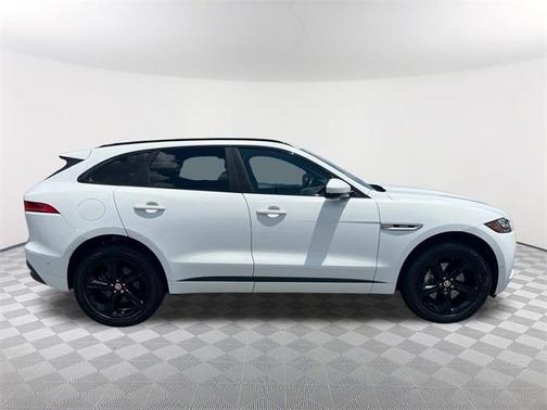 2017 Jaguar F-PACE 35t R-Sport
