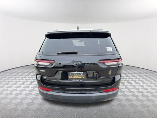 Diamond Black 2022 Jeep Grand Cherokee L Laredo
