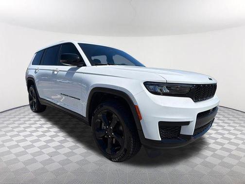 Bright White Clearcoat 2025 Jeep Grand Cherokee L Laredo