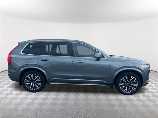 2020 Volvo XC90 T6 Momentum 7 Passenger
