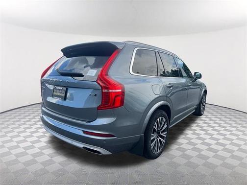 2020 Volvo XC90 T6 Momentum 7 Passenger