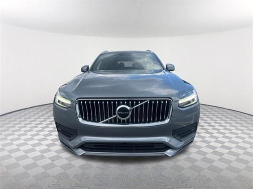 2020 Volvo XC90 T6 Momentum 7 Passenger