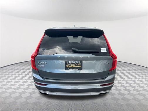 2020 Volvo XC90 T6 Momentum 7 Passenger