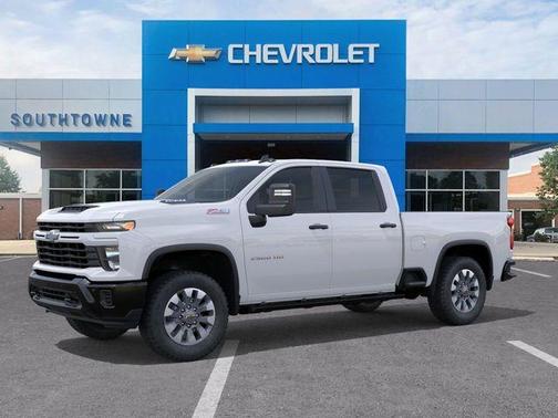 Summit White 2026 Chevrolet Silverado 2500 Custom