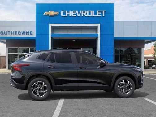 Mosaic Black Metallic 2026 Chevrolet Trax LT
