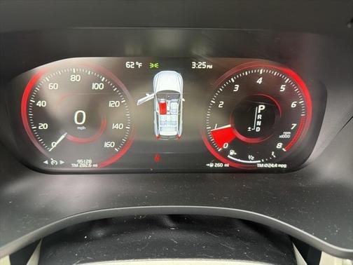 2020 Volvo XC60 T6 Momentum