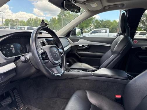2021 Volvo XC90 T5 Momentum 7 Passenger