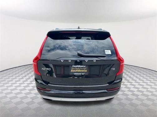2021 Volvo XC90 T5 Momentum 7 Passenger