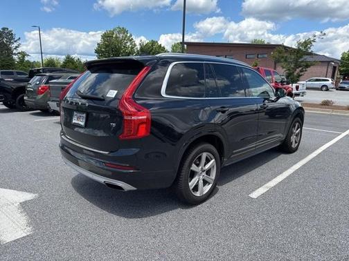 2021 Volvo XC90 T5 Momentum 7 Passenger