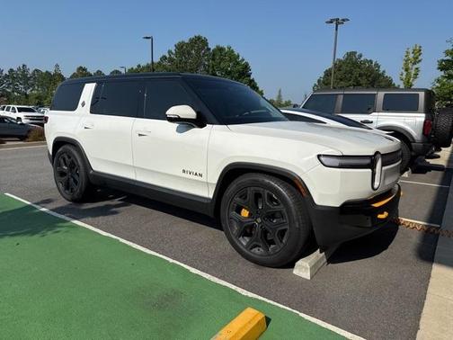 2025 Rivian R1S