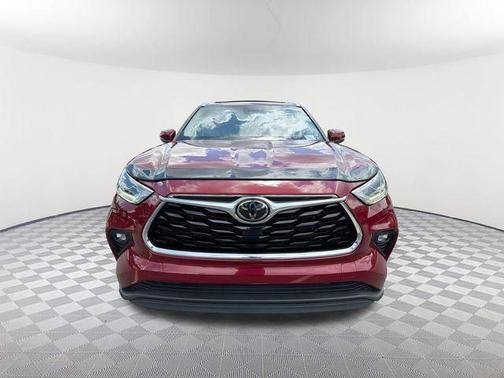 Ruby Flare Pearl 2023 Toyota Highlander Limited