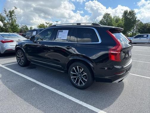 2017 Volvo XC90 T6 Momentum