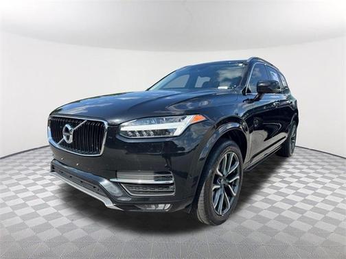 2017 Volvo XC90 T6 Momentum