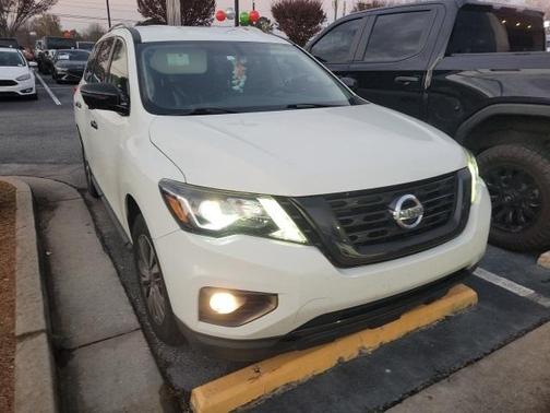 2020 Nissan Pathfinder SL