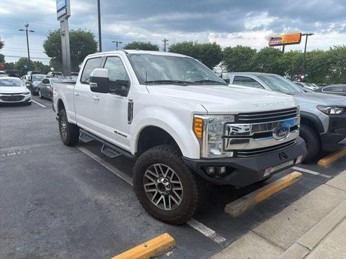 White Platinum Clearcoat Metallic 2017 Ford F-250 Lariat