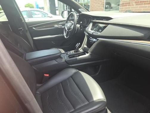 2022 Cadillac XT5 Sport