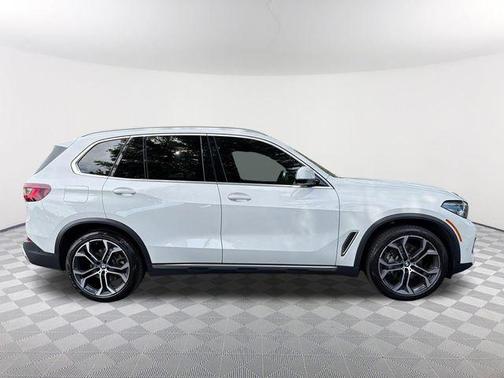 Alpine White 2023 BMW X5 sDrive40i