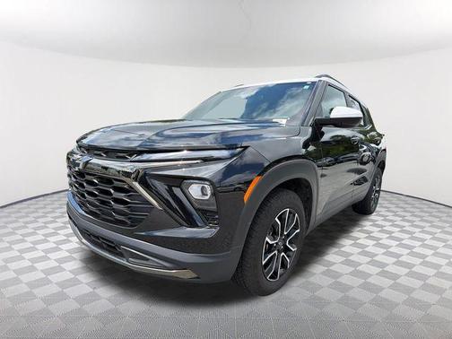 Mosaic Black Metallic 2025 Chevrolet Trailblazer ACTIV