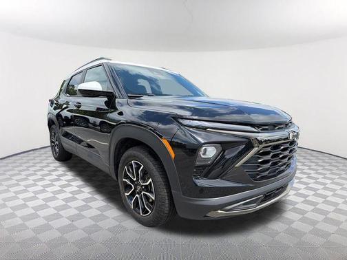 Mosaic Black Metallic 2025 Chevrolet Trailblazer ACTIV