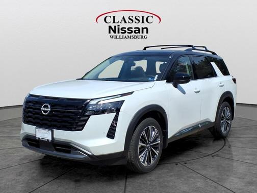 Everest White Pearl Tricoat/Super Black 2026 Nissan Pathfinder Platinum