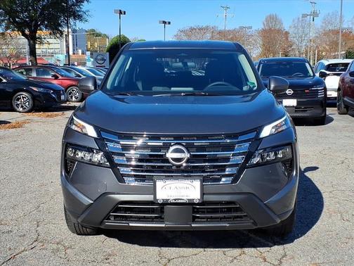 Gun Metallic 2026 Nissan Rogue SV