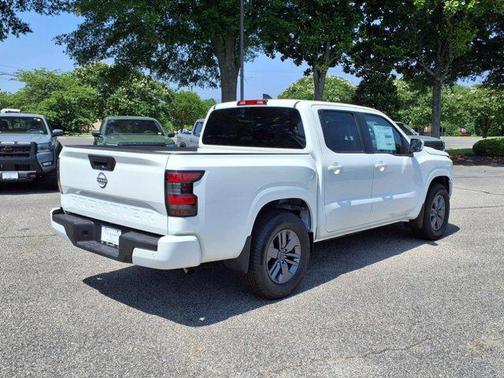 2025 Nissan Frontier SV