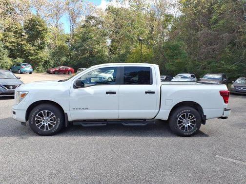 2022 Nissan Titan SV