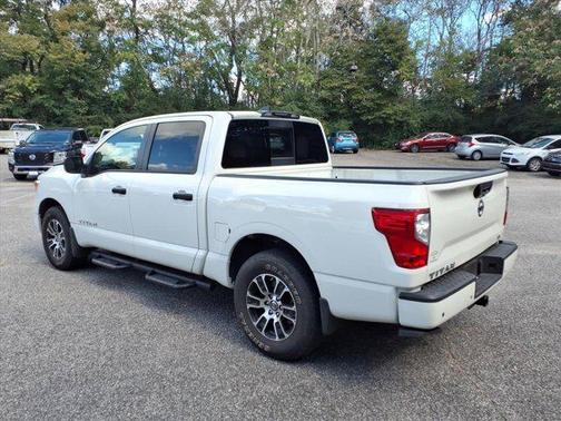 2022 Nissan Titan SV