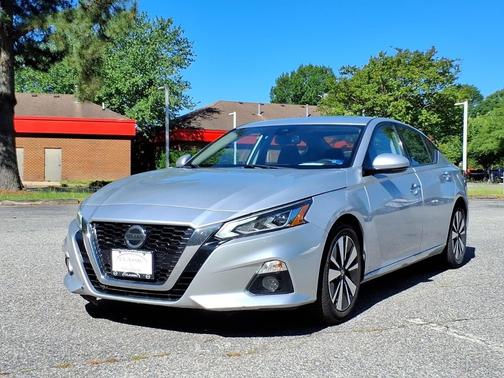Brilliant Silver Metallic 2020 Nissan Altima 2.5 SL